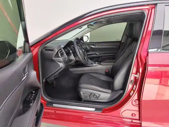 Toyota Camry — миниатюра 12