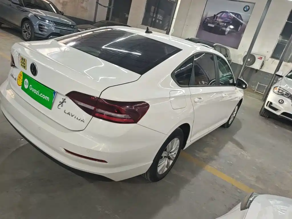 Volkswagen Lavida — миниатюра 7