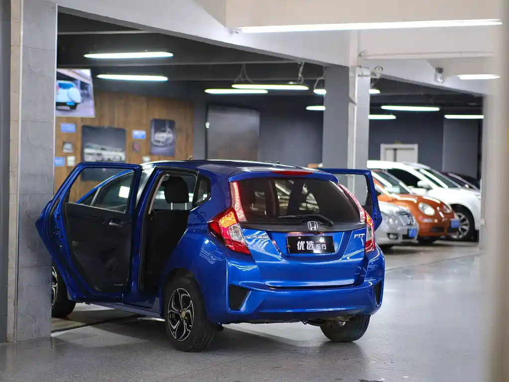Honda Fit — миниатюра 10