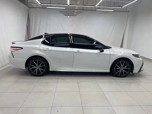 Toyota Camry 2021 2.0S