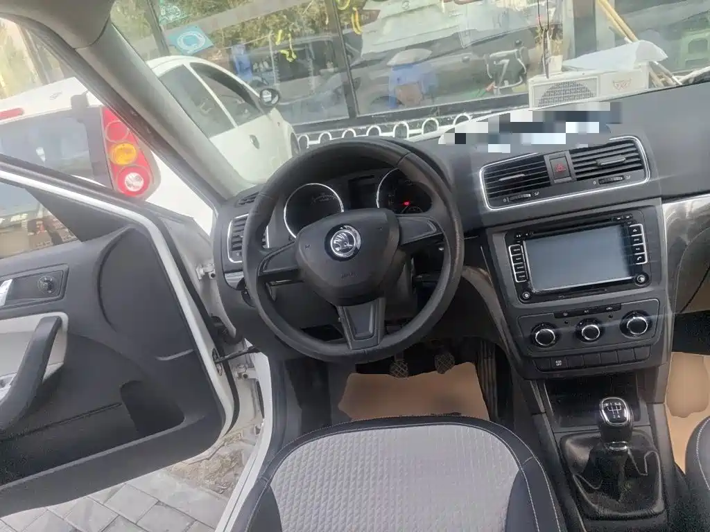 Skoda Yeti — миниатюра 6