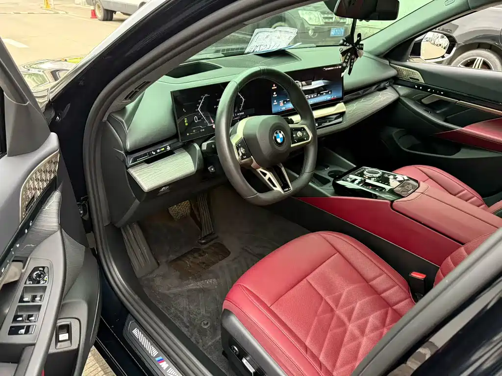 BMW 5 Series — миниатюра 12