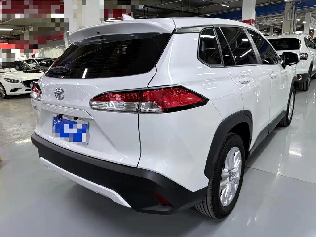 Toyota Corolla Cross — миниатюра 20