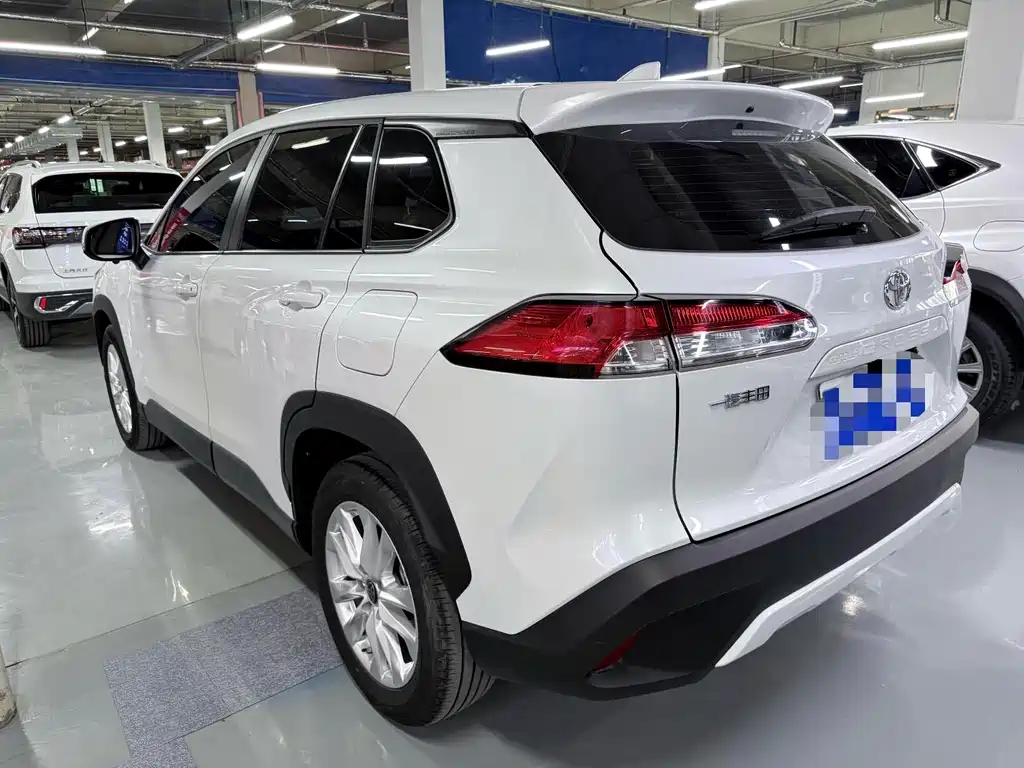 Toyota Corolla Cross — миниатюра 19