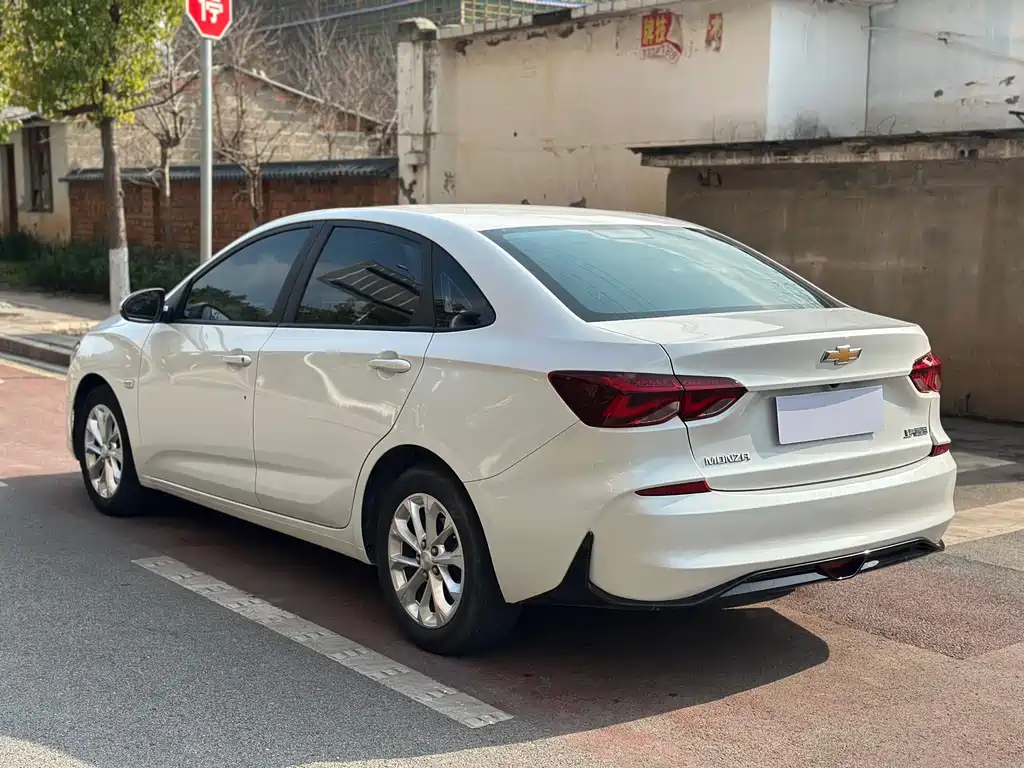 CHEVROLET CRUZE