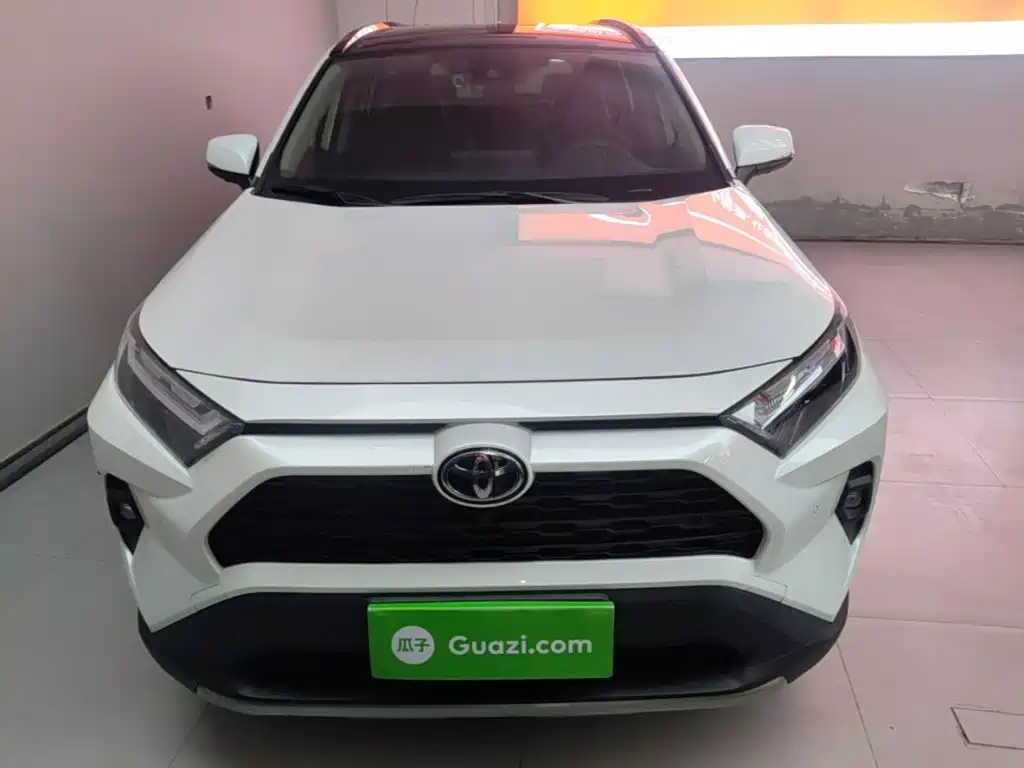 Toyota RAV4 — миниатюра 3