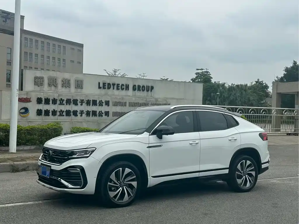 Volkswagen X 2022