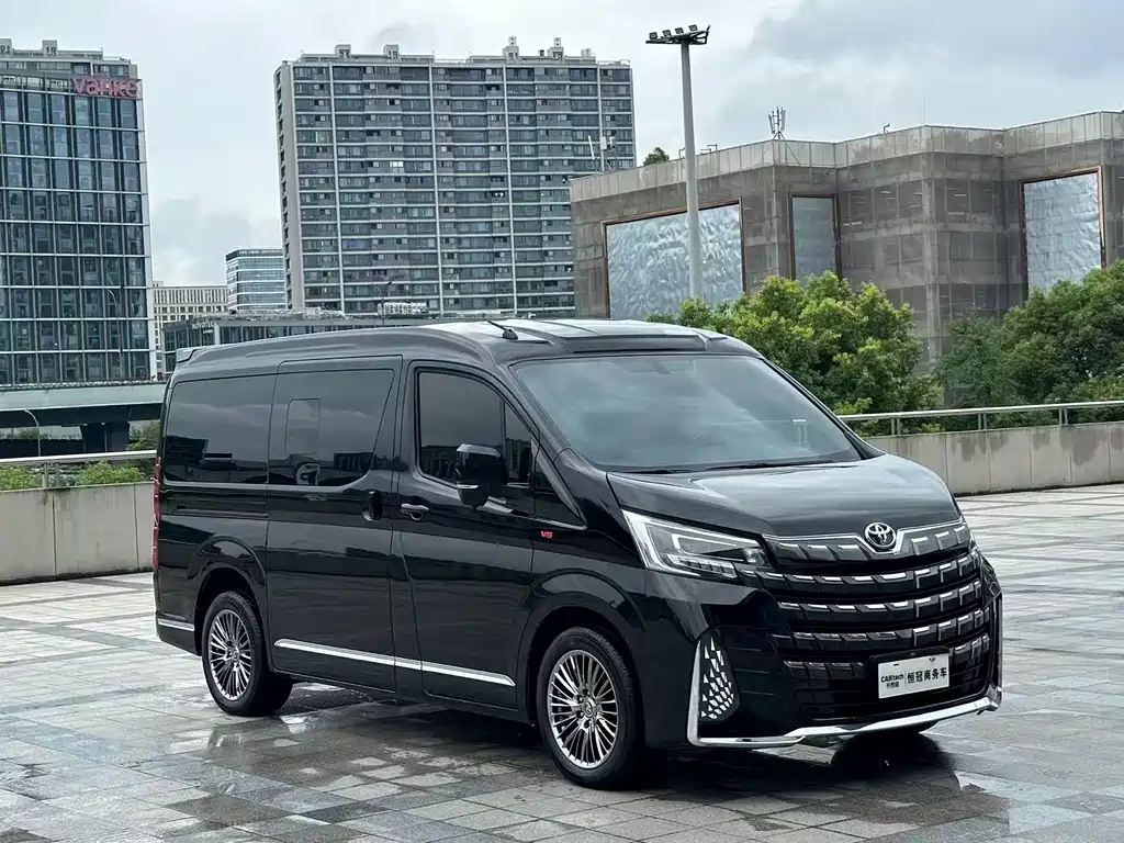 Toyota Hiace — миниатюра 3