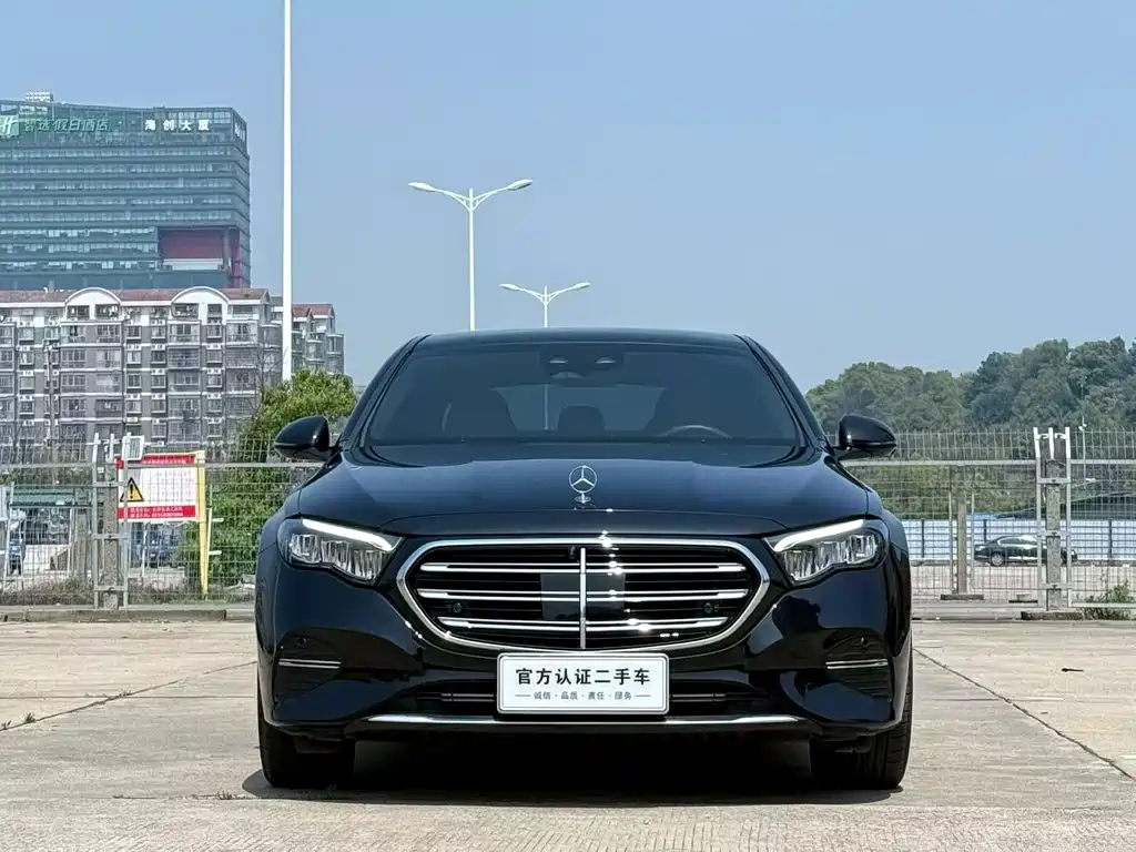 Mercedes-Benz E-Class — миниатюра 2