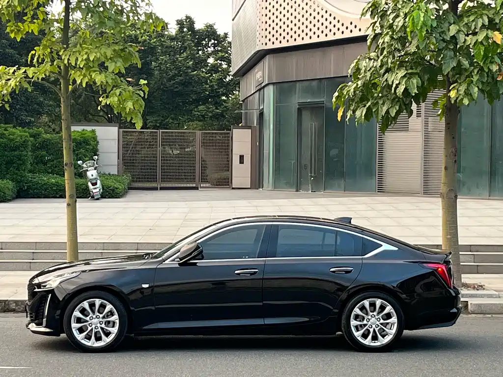 Cadillac CT5 — миниатюра 7
