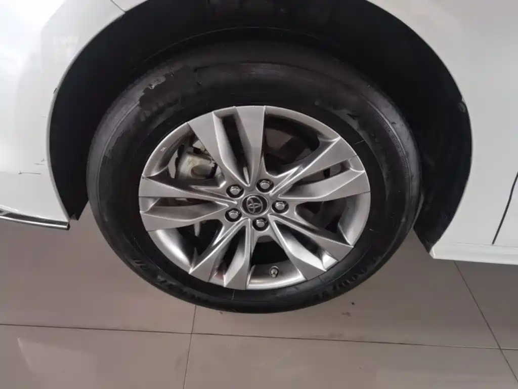 Toyota Sienna — миниатюра 23