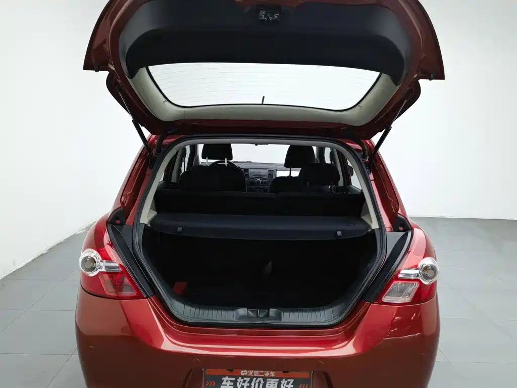 Nissan Tiida — миниатюра 16