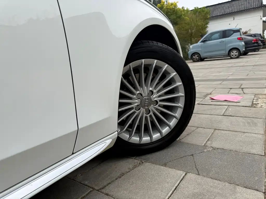 Audi A4L — миниатюра 26
