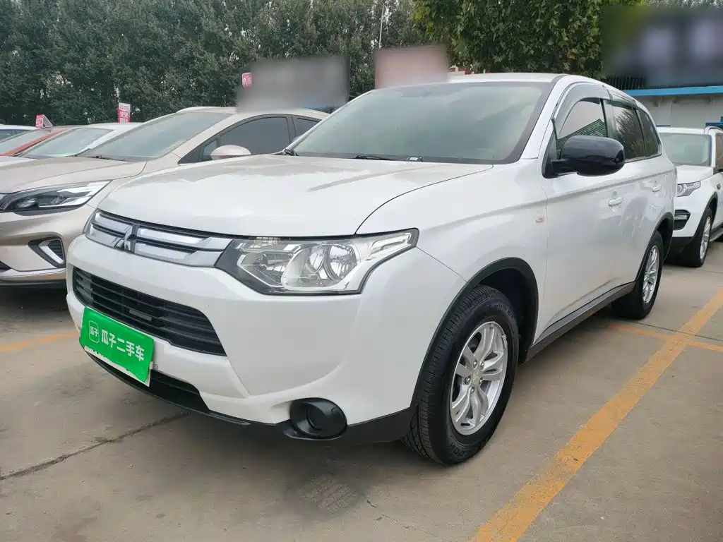 Mitsubishi Outlander (Import) — миниатюра 2