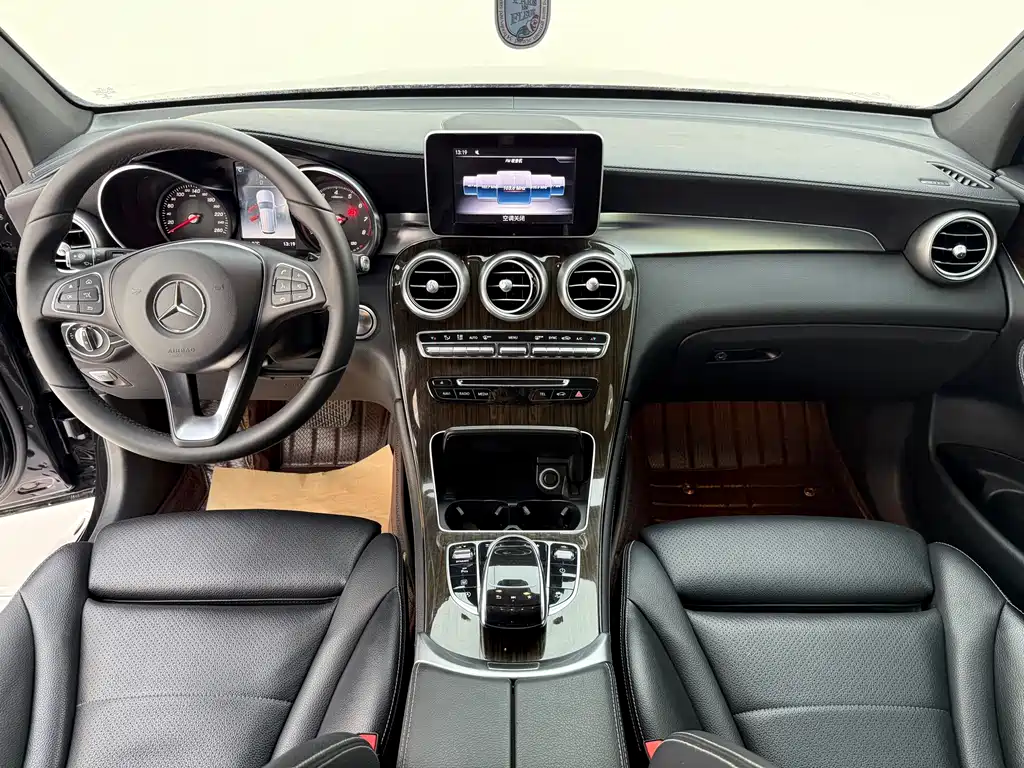 Mercedes-Benz GLC 2018 GLC 260 4MATIC