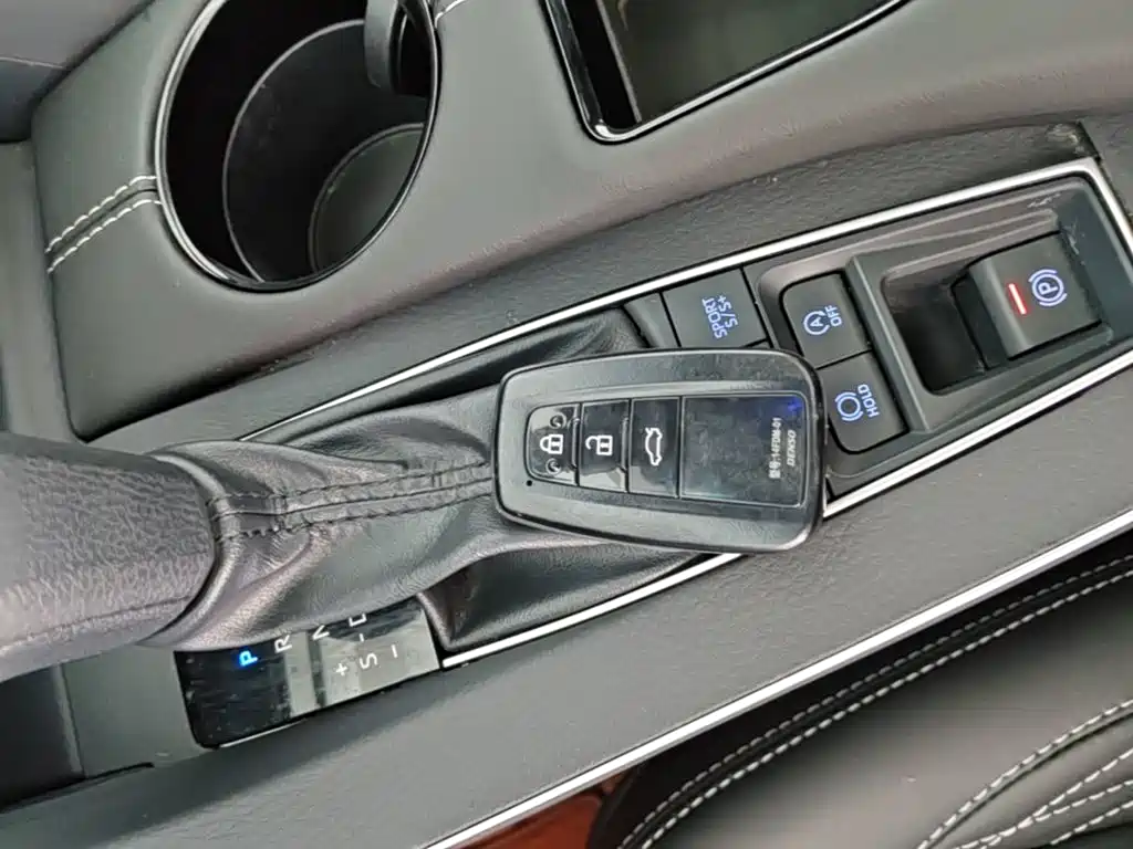 Toyota Avalon — миниатюра 9