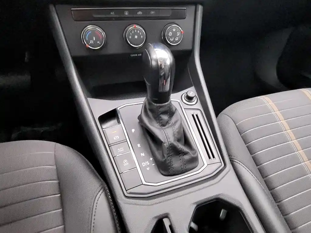 Volkswagen Lavida — миниатюра 13