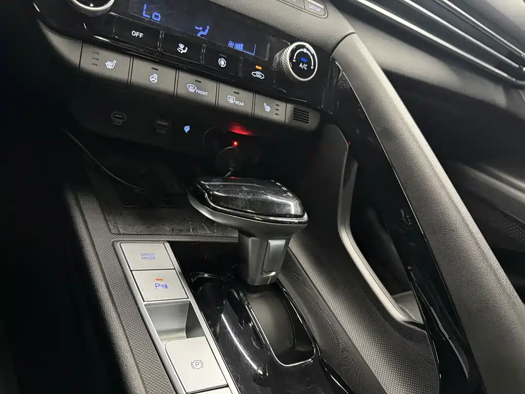 Hyundai Elantra — миниатюра 18