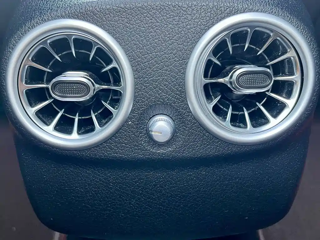 Mercedes-Benz E-Class — миниатюра 24