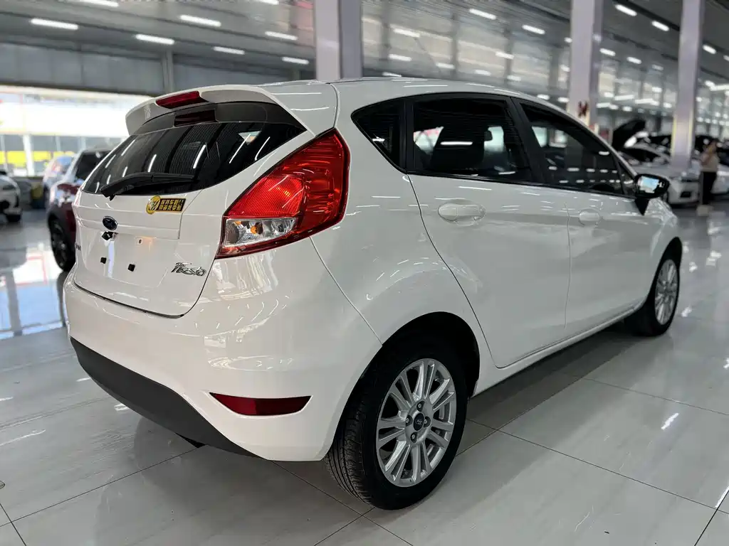 Ford Fiesta — миниатюра 7