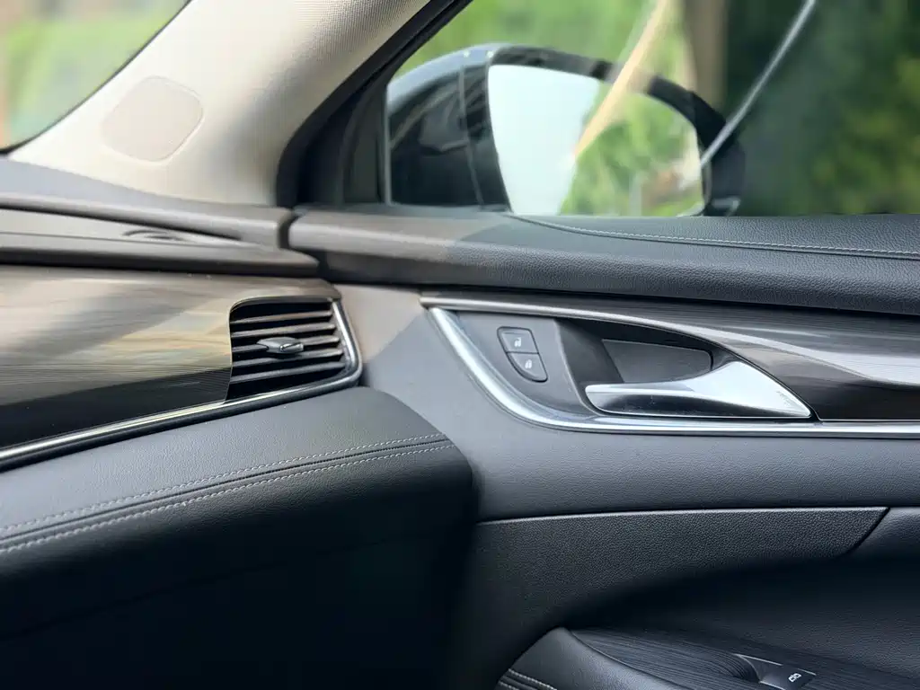 Buick LaCrosse — миниатюра 18