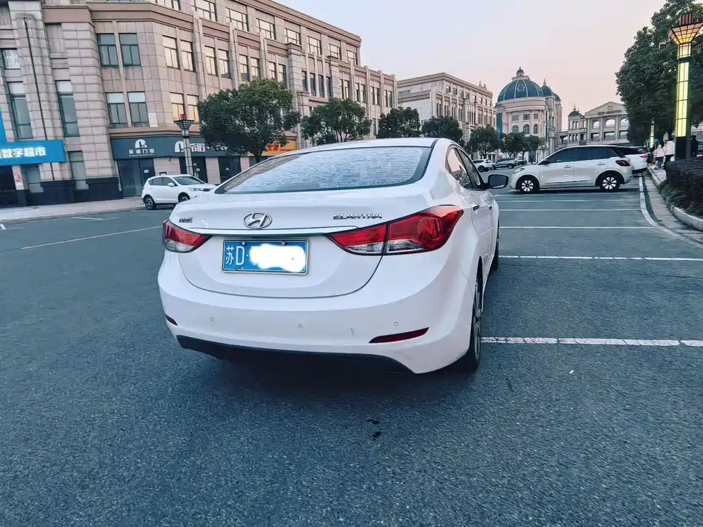 Hyundai Elantra Langdong 1.6L Auto Leading Type, фото 5