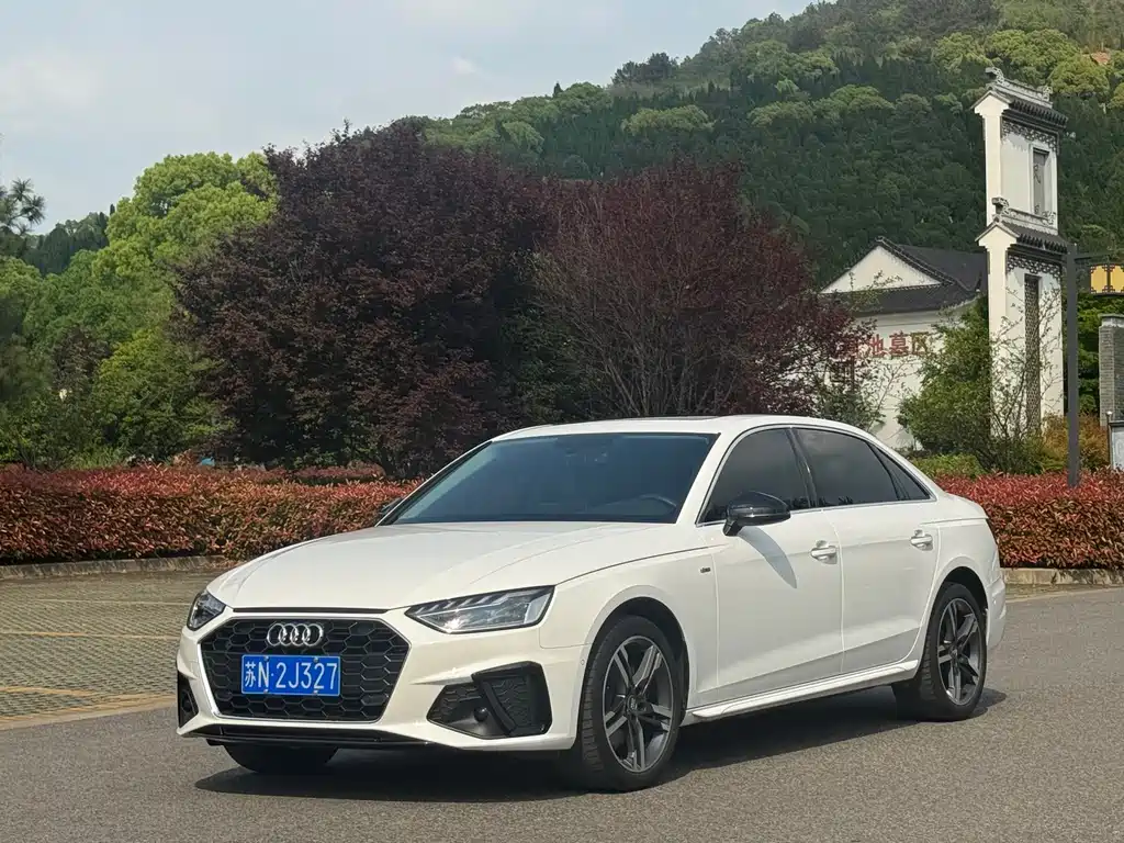 Audi A4L 2022 40 TFSI Luxury Dynamic Type