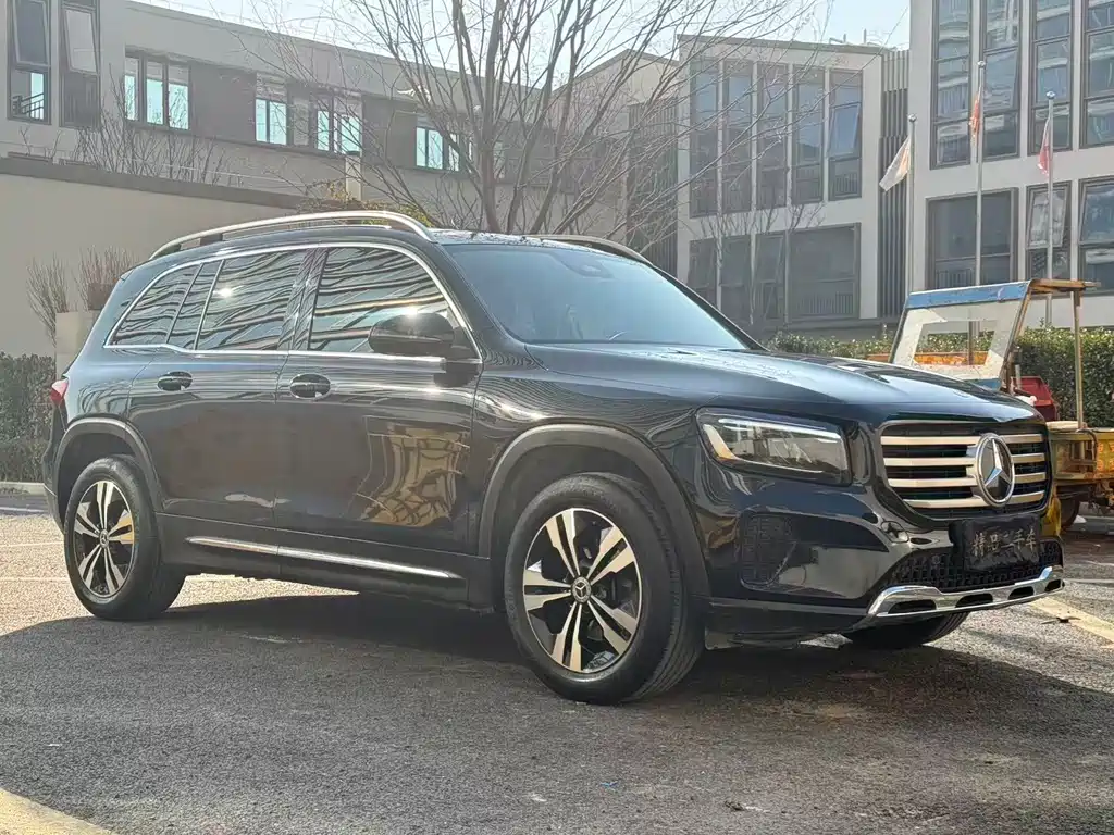 MERCEDES-BENZ GLB