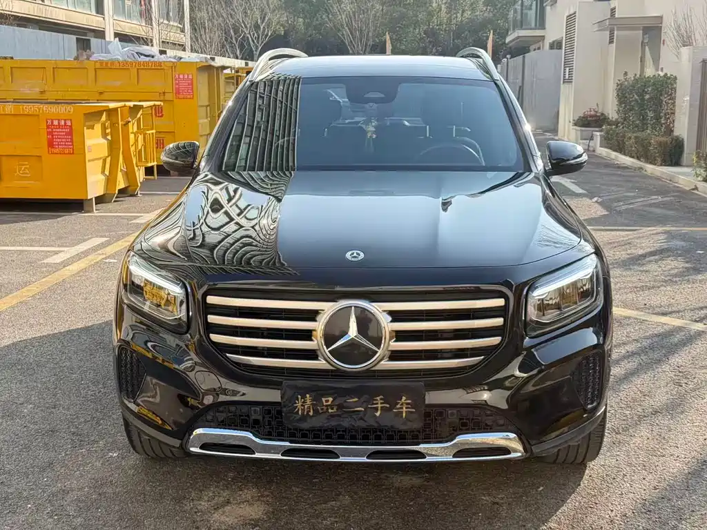 MERCEDES-BENZ GLB