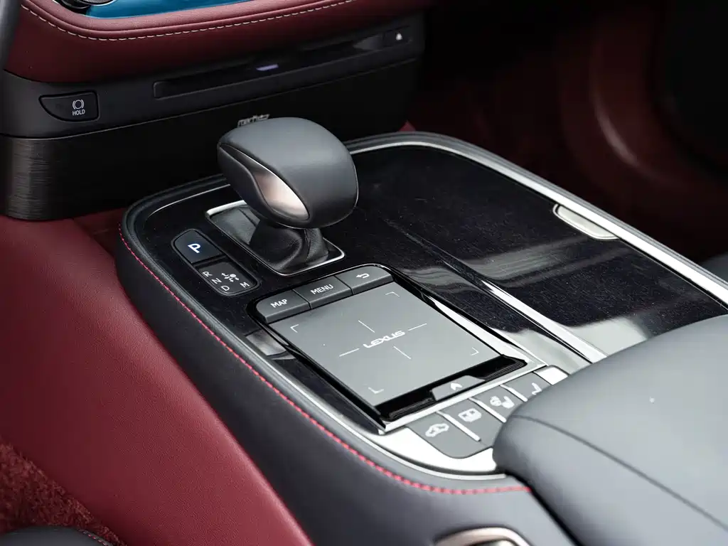 Lexus LS — миниатюра 15