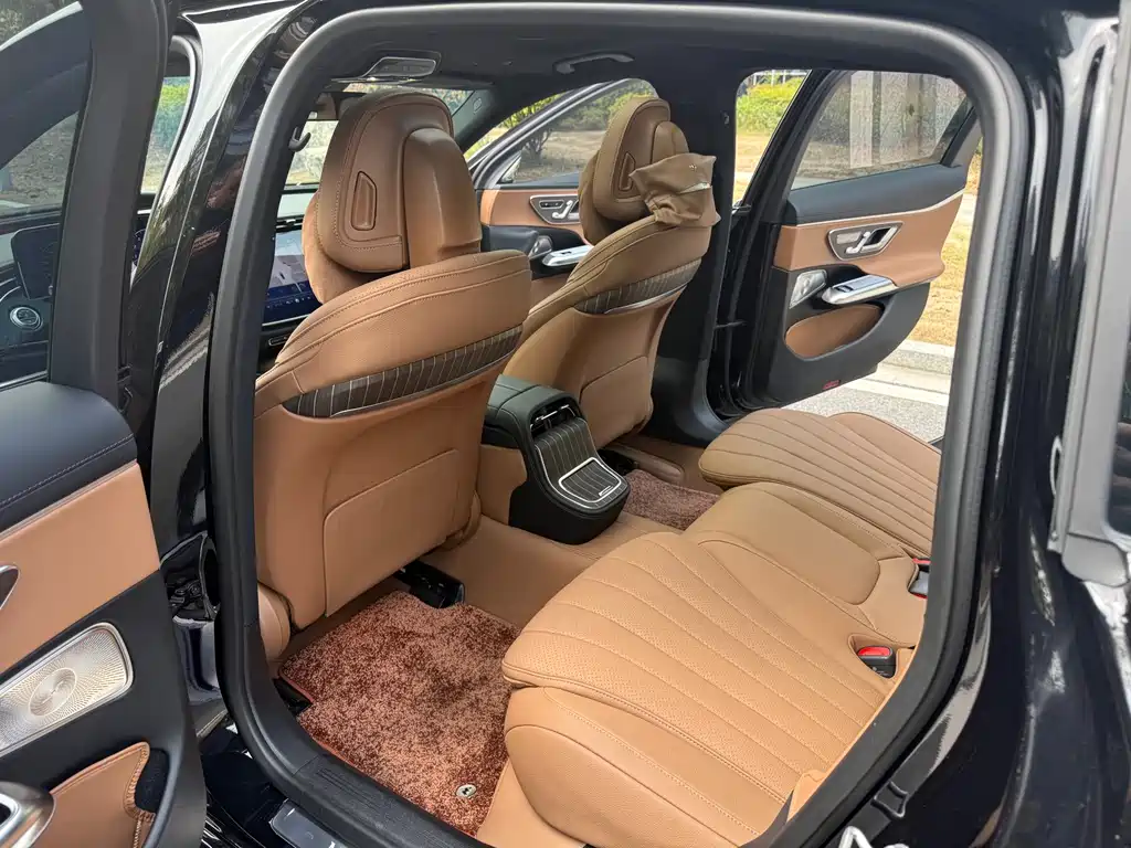 Mercedes-Benz E-Class — миниатюра 10