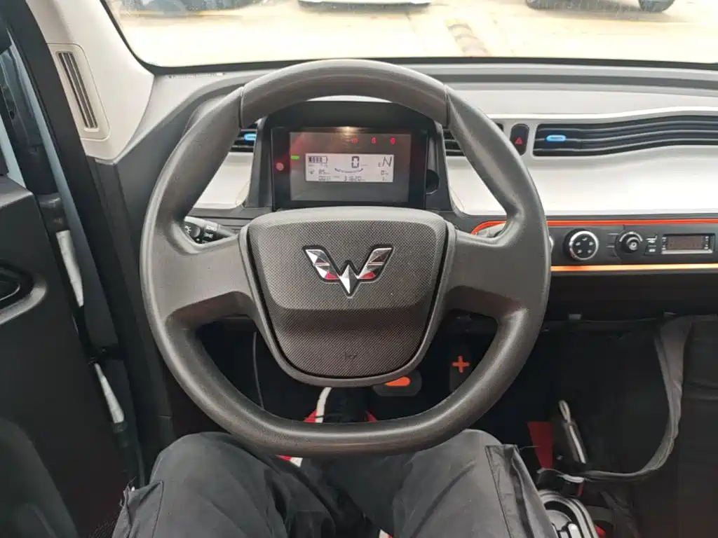 Wuling MINIEV — миниатюра 11