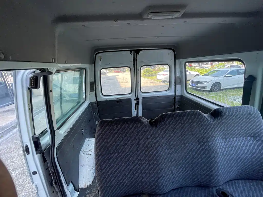 Ford Transit Classic — миниатюра 13