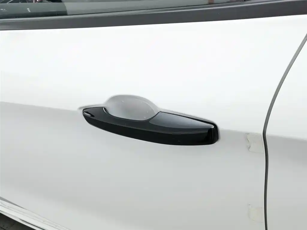 LYNK & CO. 02 HATCHBACK