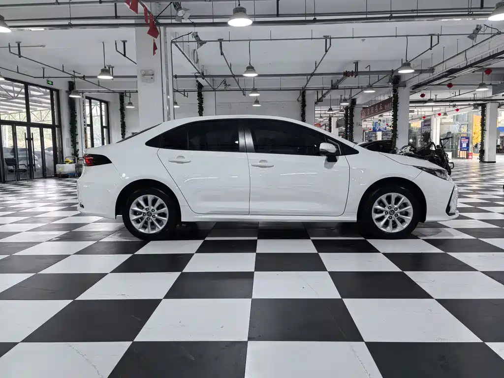 Toyota Corolla — миниатюра 7
