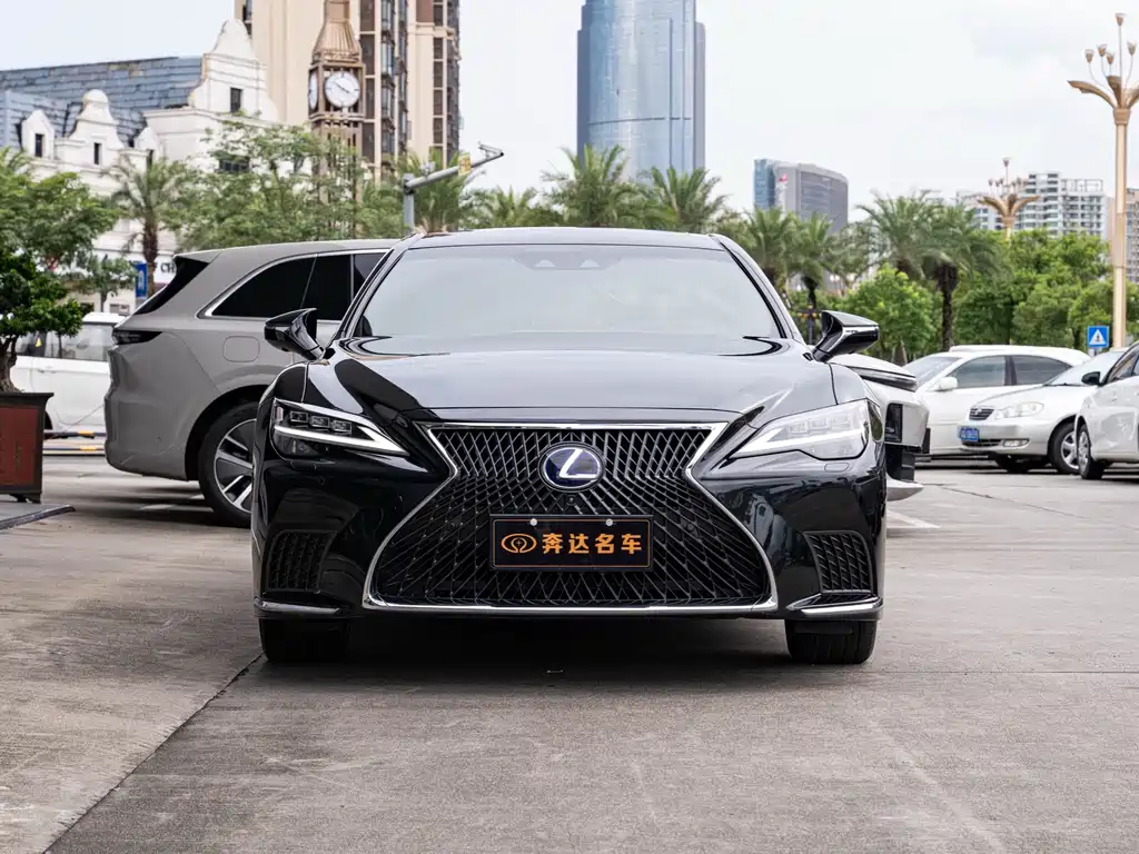 Lexus LS — миниатюра 2