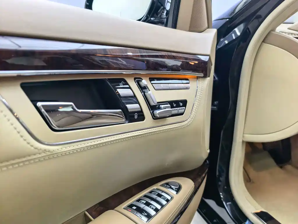 Mercedes-Benz S-Class — миниатюра 5