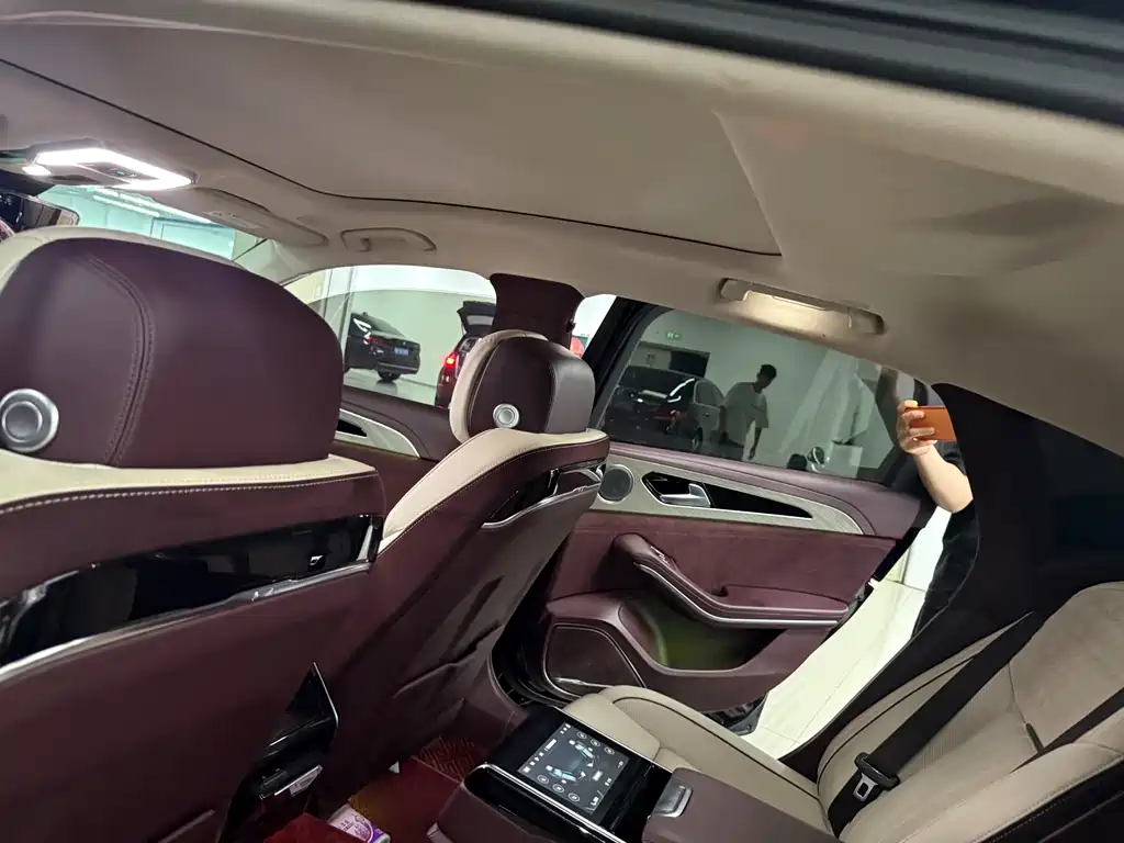 Hongqi H9 2022 2.0T