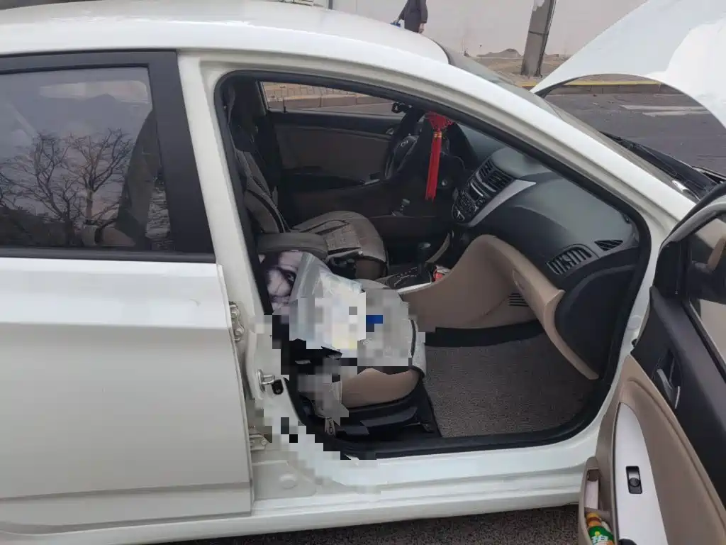 Hyundai Verna — миниатюра 18