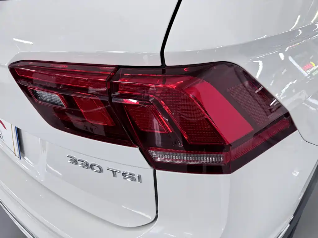 Volkswagen Tiguan L — миниатюра 19
