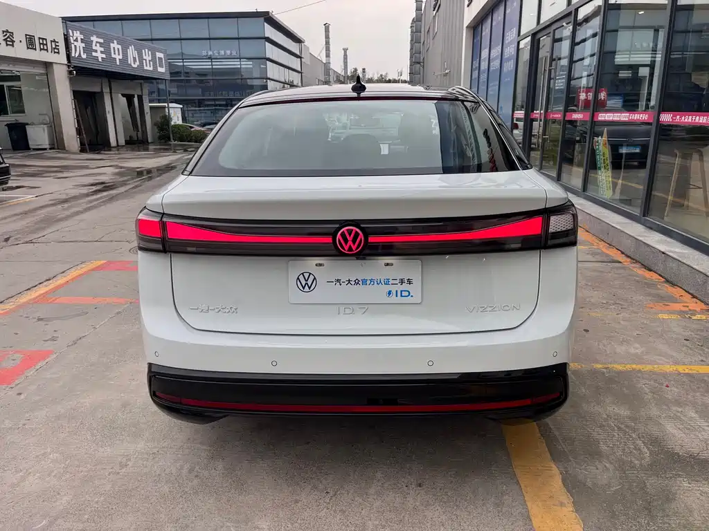 VOLKSWAGEN ID.7 VIZZION