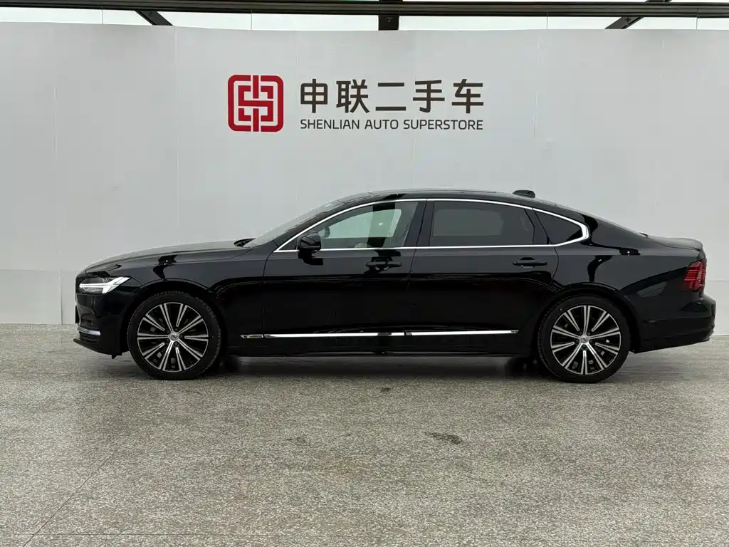 Volvo S90 2025 B5 Luxury