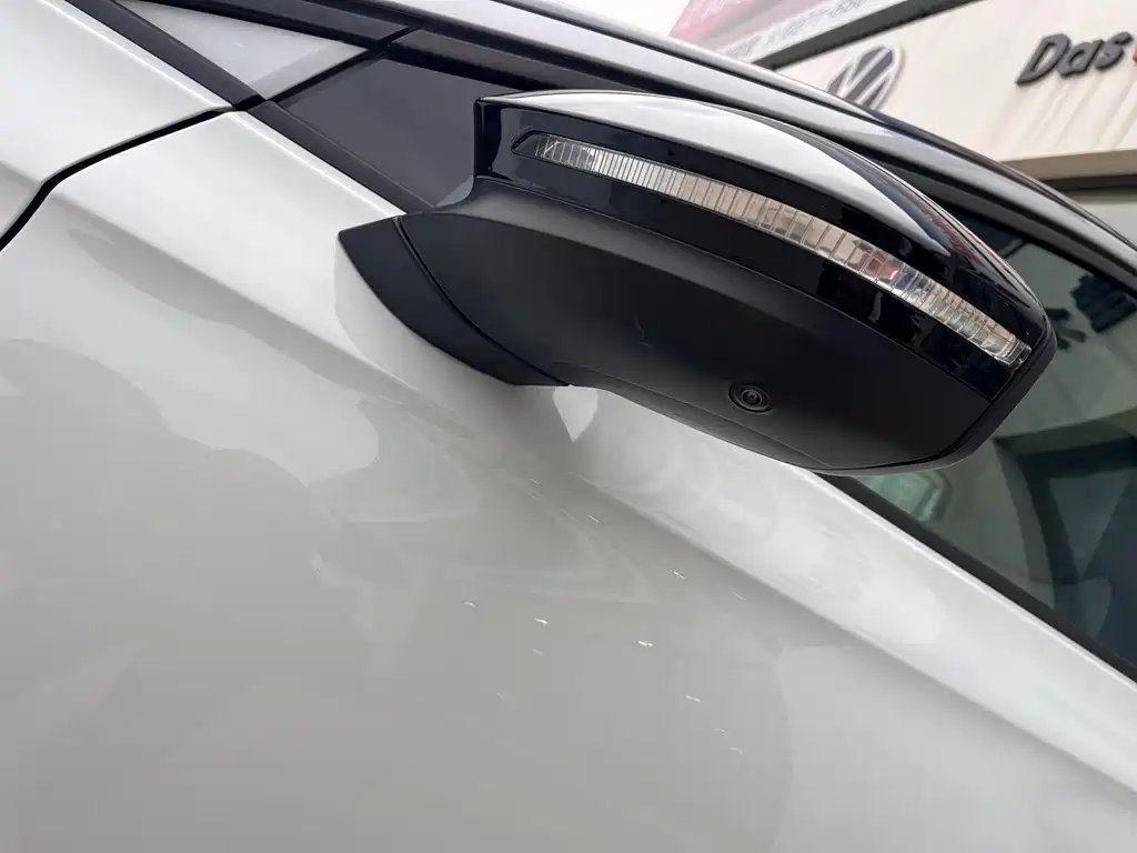 VOLKSWAGEN ID.7 VIZZION