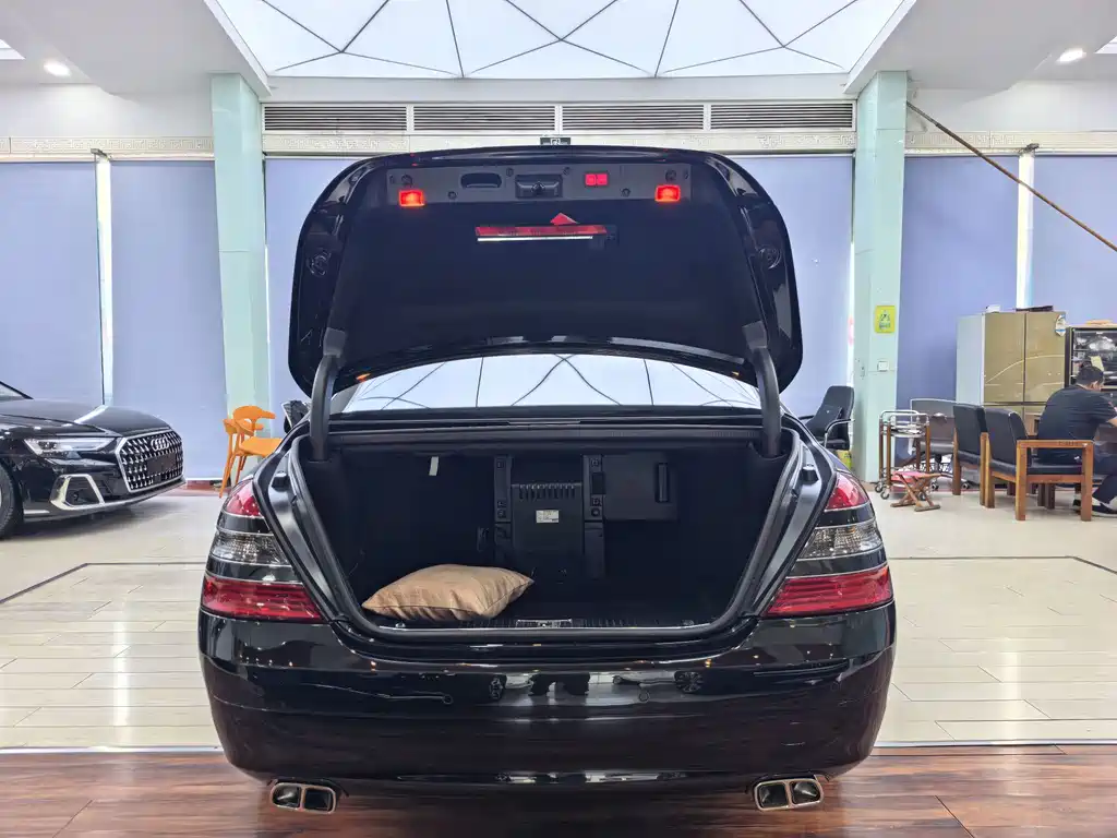 Mercedes-Benz S-Class — миниатюра 14