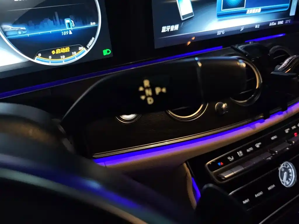 Mercedes-Benz E-Class — миниатюра 15