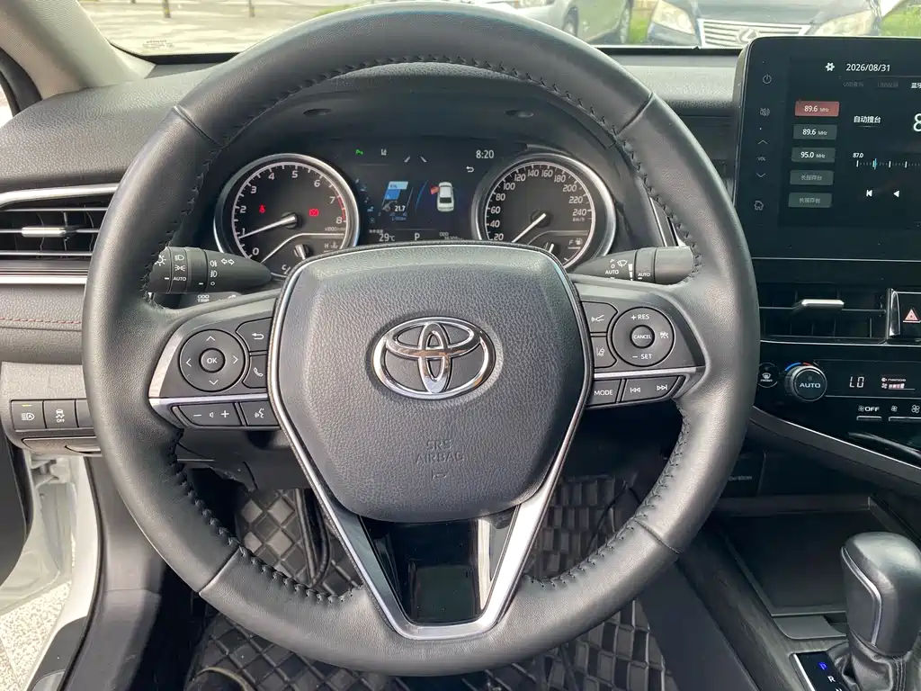 Toyota Camry — миниатюра 24