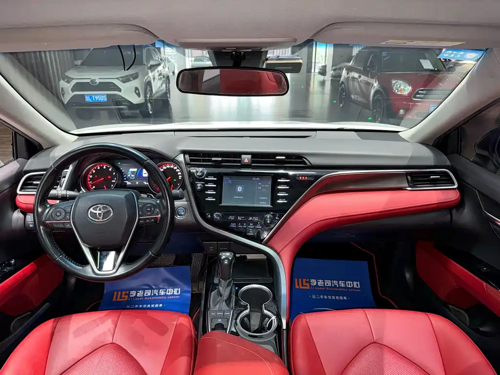 Toyota Camry — миниатюра 9