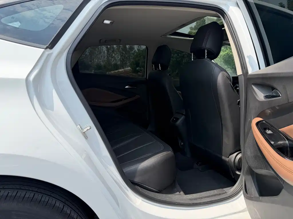 Buick Verano — миниатюра 11