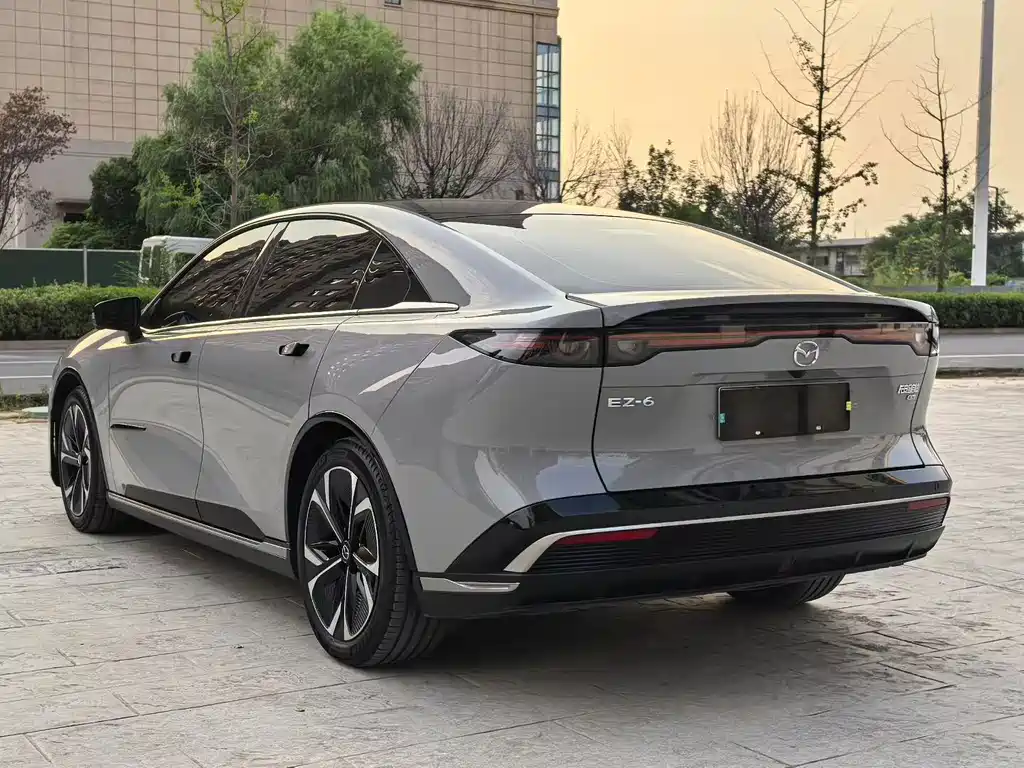 Mazda EZ-6 — миниатюра 7