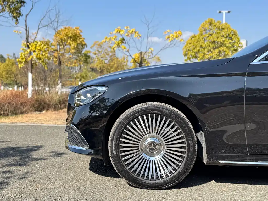 MERCEDES-BENZ E CLASS